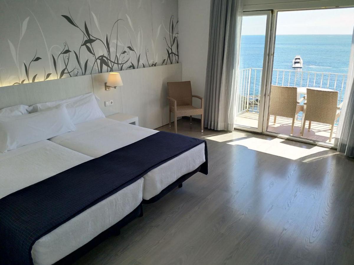 Hotel Mediterrani カレリャ・デ・パラフルジェリ エクステリア 写真