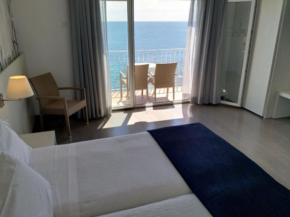 Hotel Mediterrani カレリャ・デ・パラフルジェリ エクステリア 写真