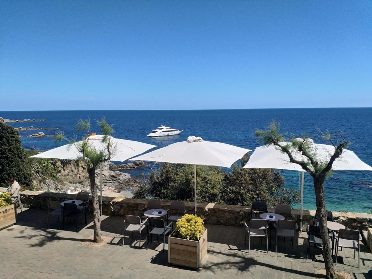 Hotel Mediterrani カレリャ・デ・パラフルジェリ エクステリア 写真
